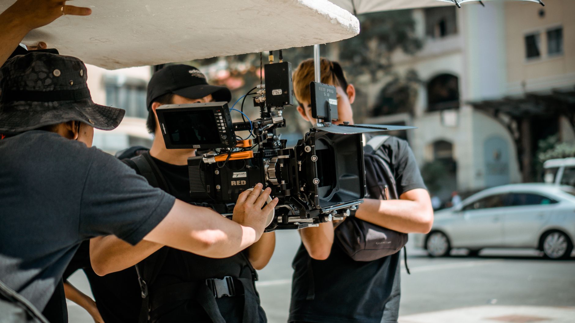 Tourner un film soi-même le — équipe de tournage sur un plateau