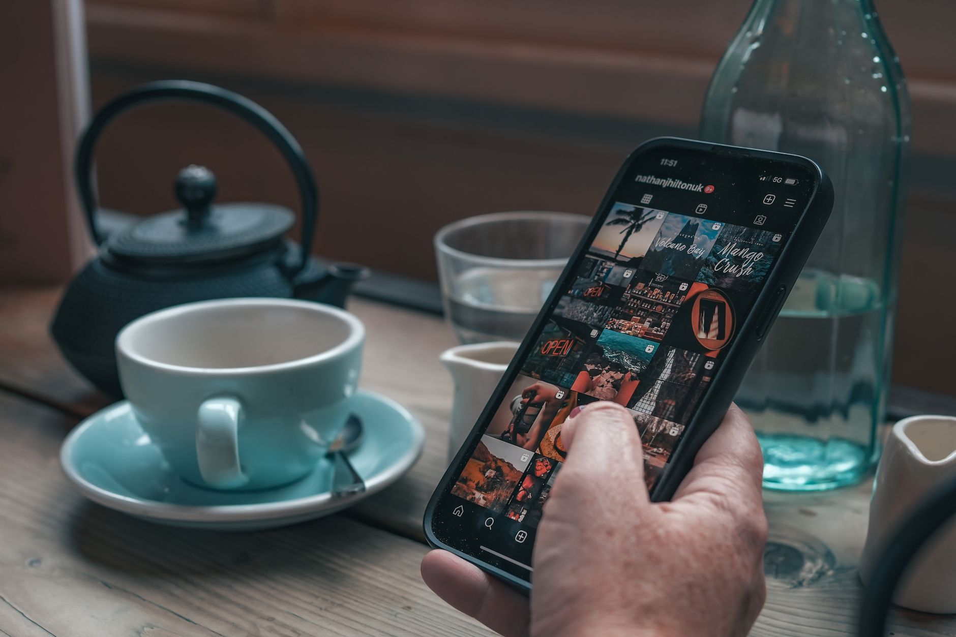 Mettre un lien sur une — personne utilisant l'application Instagram